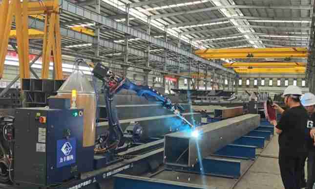 Qingzhi Robotics Deployed in a 100,000-Ton-Per-Year Steel Structure Factory